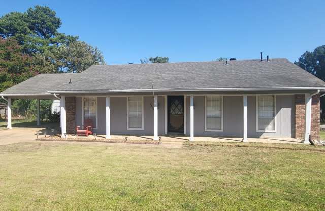 1824 Tissington Drive Gallery 1