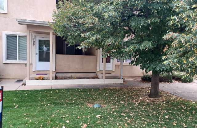 1713 Woodburn Street - 1713 Woodburn Street, Colorado Springs, CO 80905