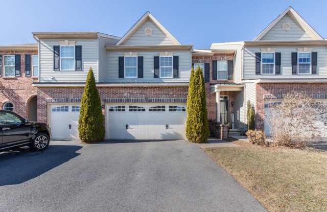 Modern 3-Bedroom Townhome with First-Floor Master in Parkland School District - 5127 Dogwood Trail, Lehigh County, PA 18104
