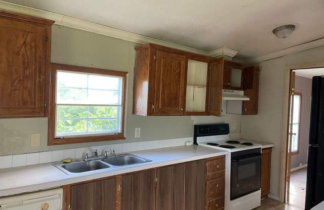 3 Bed, 2 Bath, 1,280 sq ft singlewide mobile home on 5.34 acres in Ward, AR - 466 Hattie Lane, Lonoke County, AR 72176
