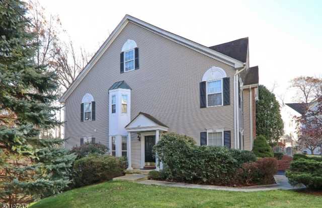 13 MINUTEMAN CT - 13 Minuteman Court, Somerset County, NJ 07920