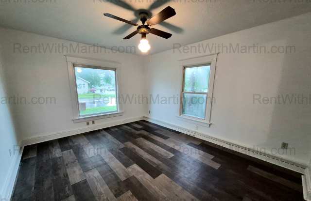 FOR RENT- 912 Broadway Gallery 4