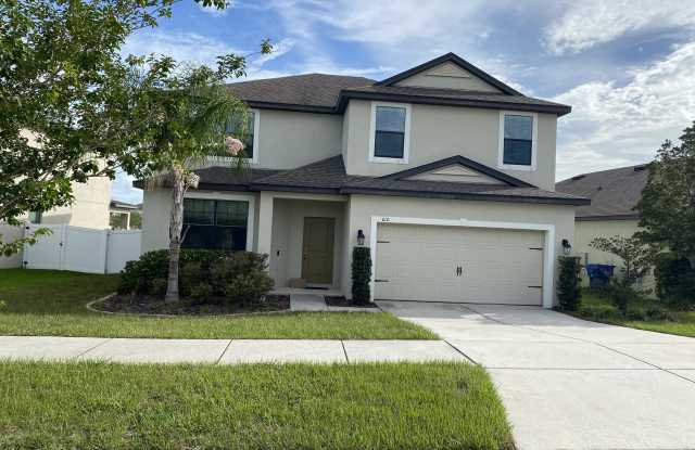 610 Silverthorn Place photos photos