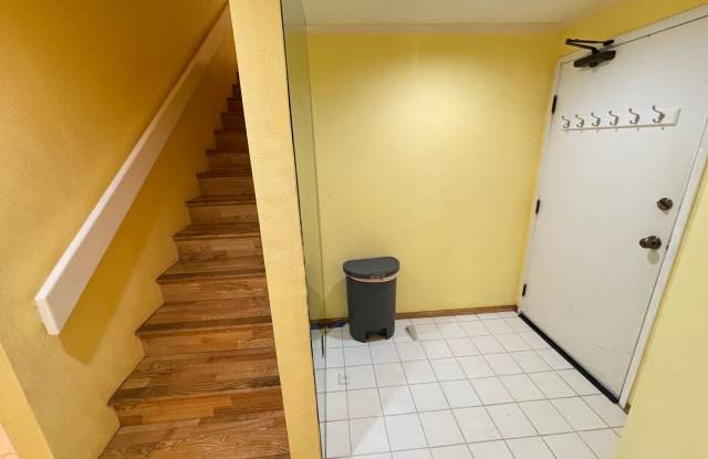 2 Bedroom 1.5 Bathroom 2 Parkings at Nuuanu Streamside Spacious Ground Floor Unit Available Now! photos photos