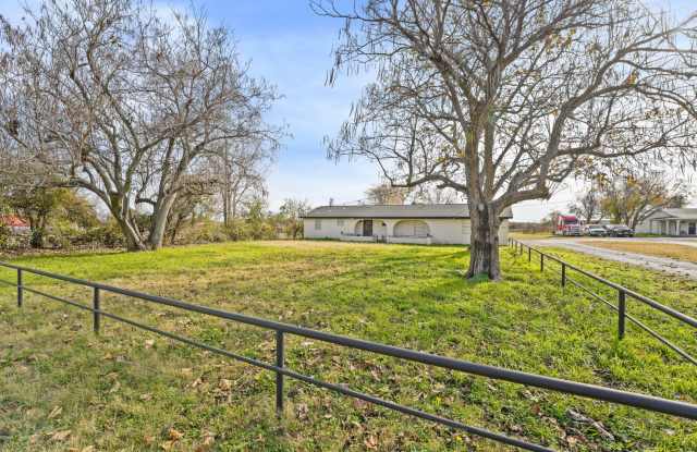 Newly renovated Spanish Style home in a quiet neighborhood in Azle. - 7971 Peden Road, Briar, TX 76020