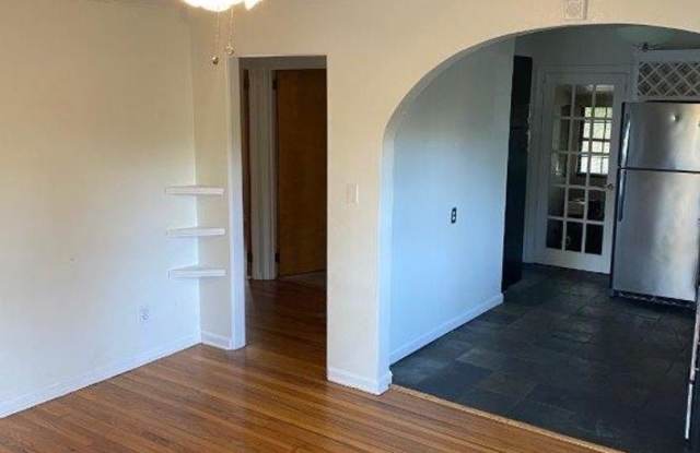 210 N Hillside Avenue Gallery 4