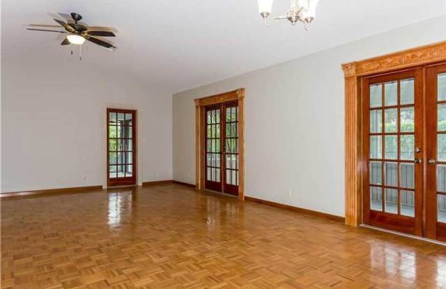 976 Lemongrass Lane Gallery 4
