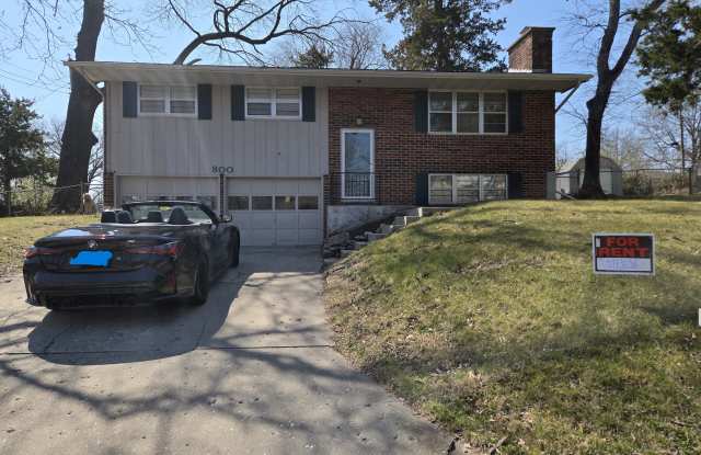 800 Sycamore Ln photos photos