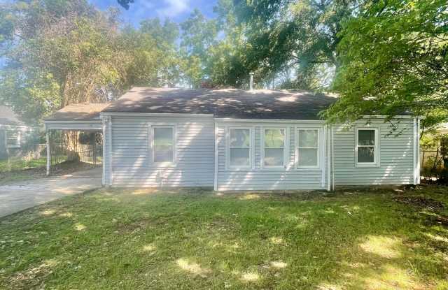 Adorable 3 bedroom 1 bath home with a small carport . Located in Rock Hill Gallery 1