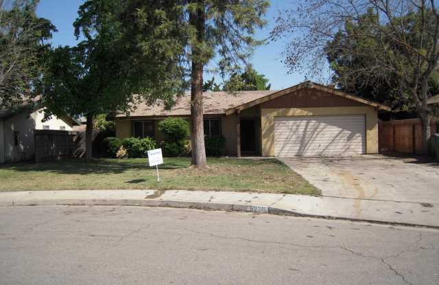5230 W. San Joaquin Gallery 1