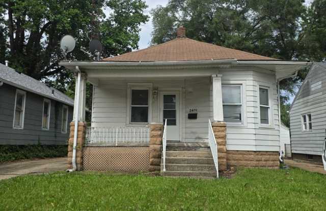 2 Bedroom 1 Bath Home $1000.00 photos photos