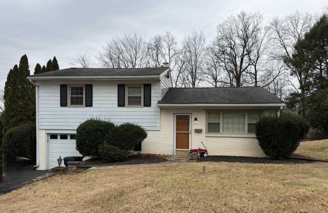 21 W GOLF CLUB Lane - 21 West Golf Club Lane, Chester County, PA 19301