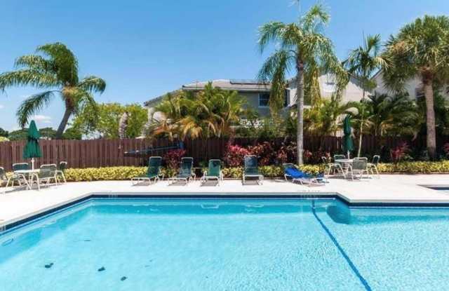 4810 Grapevine Way photos photos