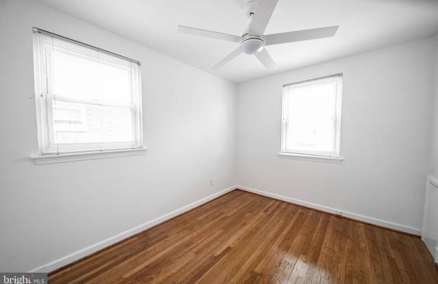 604 NICHOLSON STREET NE photos photos
