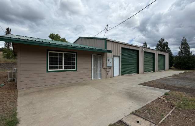 Cottage and Shop Together!!! photos photos