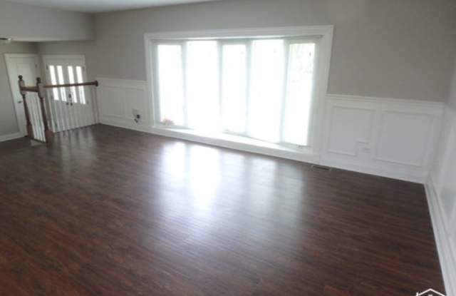 4332 175th Place Gallery 2