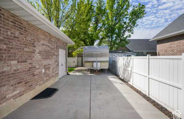 1000 E 1330 S Gallery 3