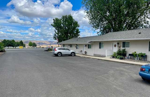 Newly Updated 2 bedroom, 1 bathroom Gallery 4