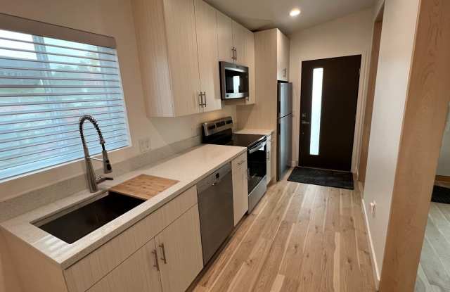 Studio ADU Available for Immediately Move In! Gallery 3