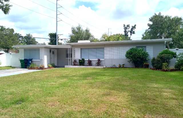 3002 E Elm St photos photos
