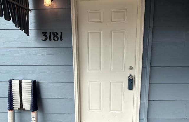 Spacious 3 Bedroom Duplex Near McConnell AFB  Spirit AeroSystems - 3181 South Davidson Street, Wichita, KS 67210