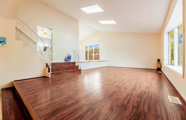 409 Hillcrest Lane Gallery 2