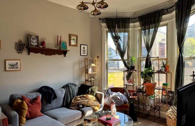 522 W National Ave photos photos