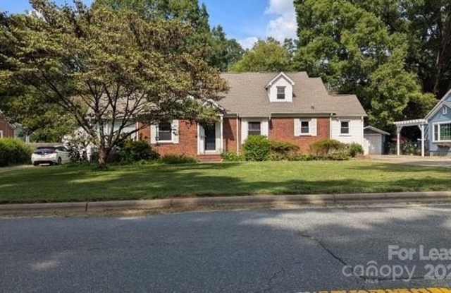 1507 Woodland Drive photos photos