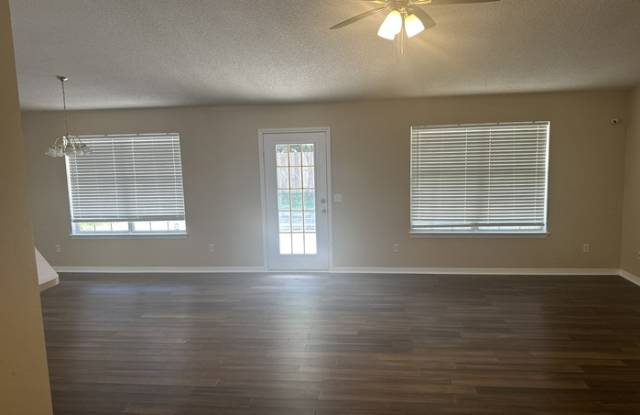 3200 Windjammer Court Gallery 3