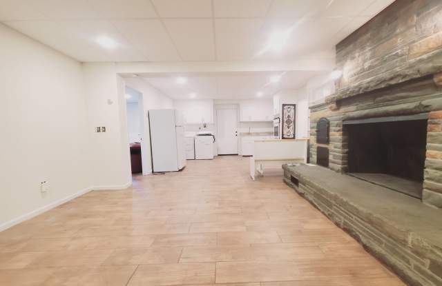 47 Whitmore Lane Gallery 3