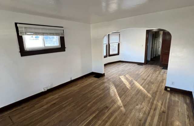 3818 Winthrop Avenue Gallery 3