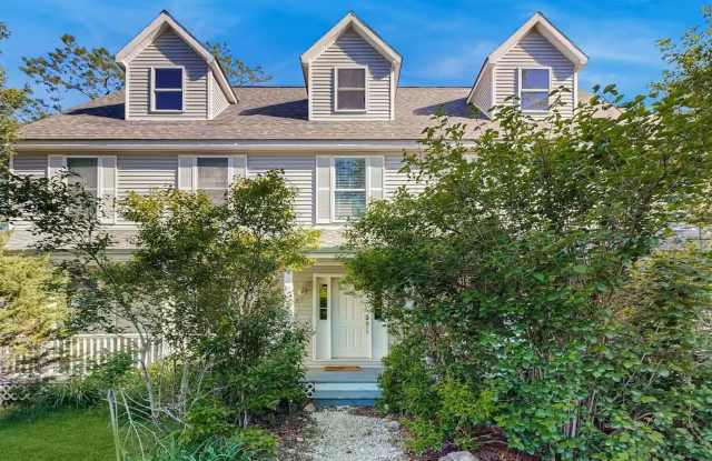 Large 5Br 3 1/2Ba Modern Home in Falmouth - Bring the Extended Family! - 18 Charles Lane, West Falmouth, MA 02540