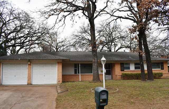 612 Hillview Drive - 612 Hillview Drive, Hurst, TX 76054