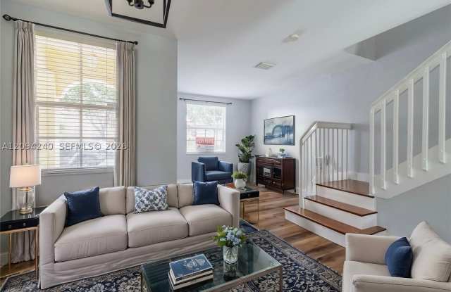 3370 NE 13th Cir Dr Gallery 2