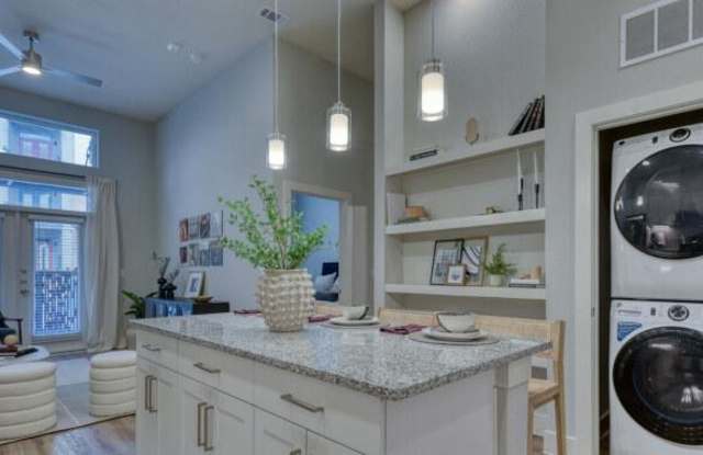 1235 Austin St Gallery 3