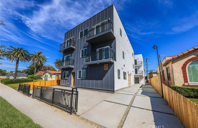 2012 Dunsmuir Avenue S photos photos