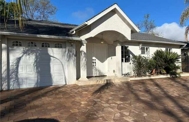 5029 Lindley Avenue Gallery 3