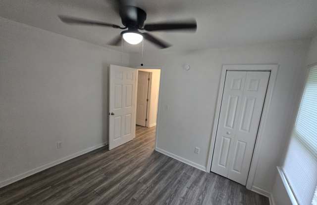2 Bedroom House in Petersburg READY NOW! Gallery 4
