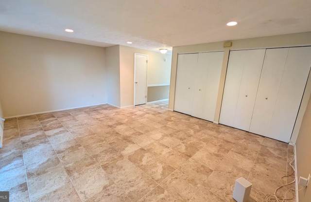 6400 POUND APPLE CT Gallery 3