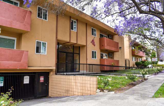 1349 N Detroit Apartments photos photos