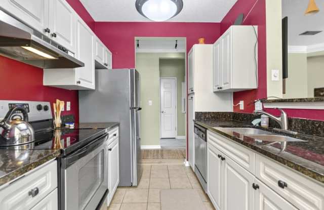 1811 Chatelain Way - 1 Gallery 2