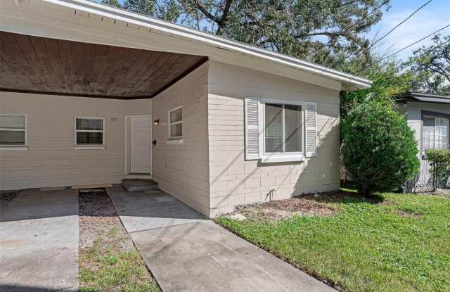 225 S SUMMERLIN Avenue Gallery 2
