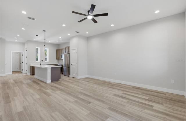 4 SLATOR Court Gallery 2
