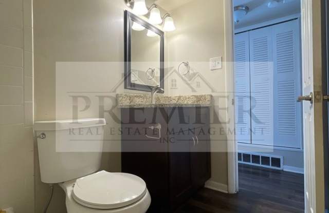 6039 Barton Dr Shawnee, KS 66203 1 bed 1 bath 2nd floor unit Rent $875 Deposit $875 Gallery 3