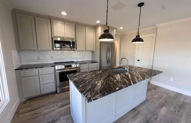 414 East Elm Street - 201 photos photos