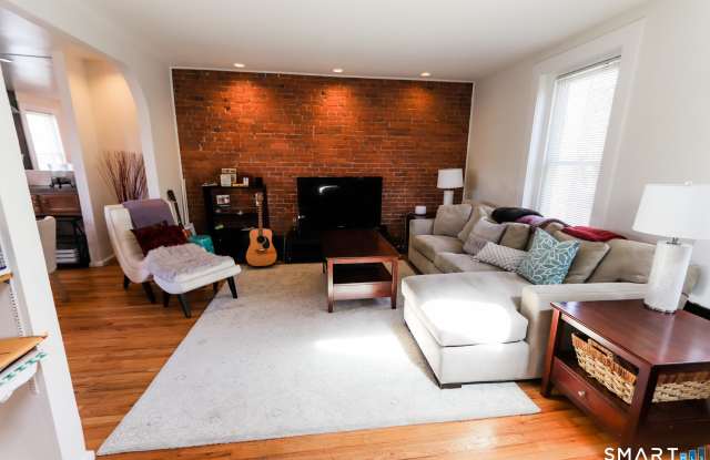 182 Chestnut Street Gallery 4