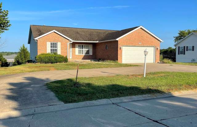 Large 4 Bed / 3 Bath House in Residential Neighborhood photos photos