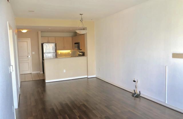 300 W. Beech St. #1506 Gallery 4