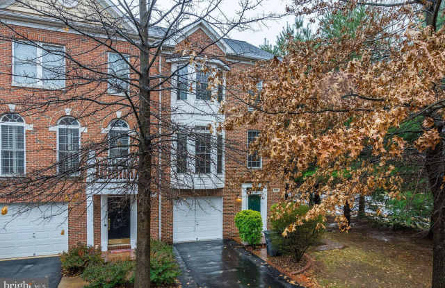 4299 PARK GREEN COURT - 4299 Park Green Court, Fair Oaks, VA 22030