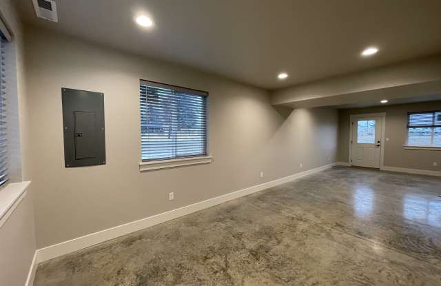 410 W 1st St Gallery 2
